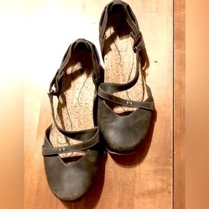 Ahnu Mary Jane Sandals, Cork and Brown Leather, Velcro straps, Size 10 Wide